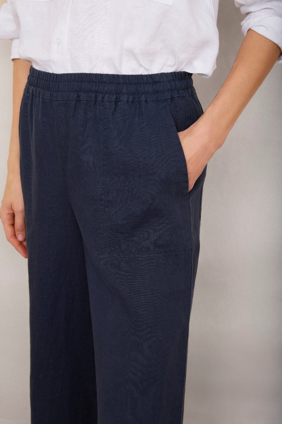 Angeline Linen Cropped Trouser - Midnight