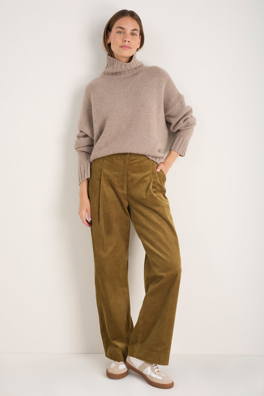 DB X Wyse Pleat Cord Trouser - Dark Chartreuse