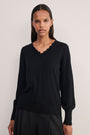 Fleurine Scallop V-Neck Jumper - Black
