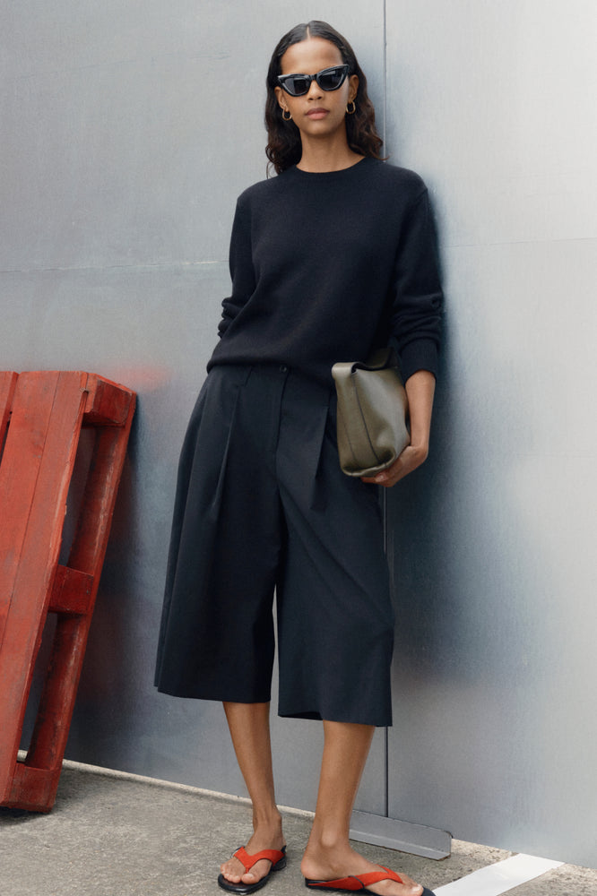 Betty Bermuda Wool Blend Short - Black