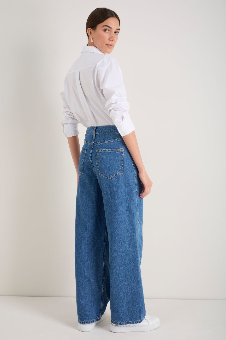 Freya Wide Leg Jean - Mid Wash