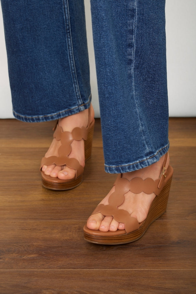 Harri Wedge Sandal - Tan
