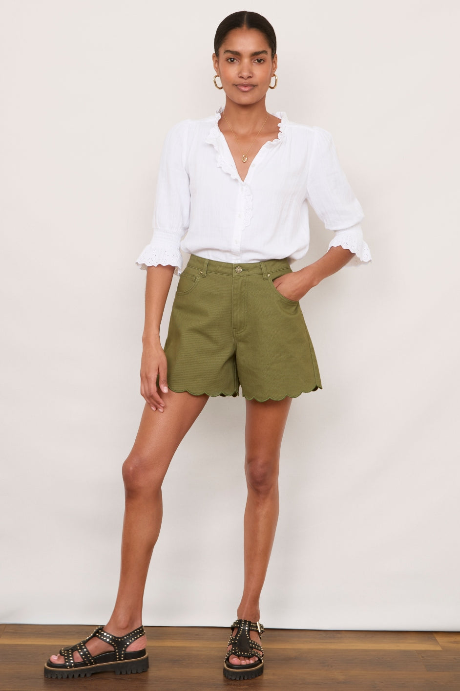 Ruby Scallop Short - Khaki