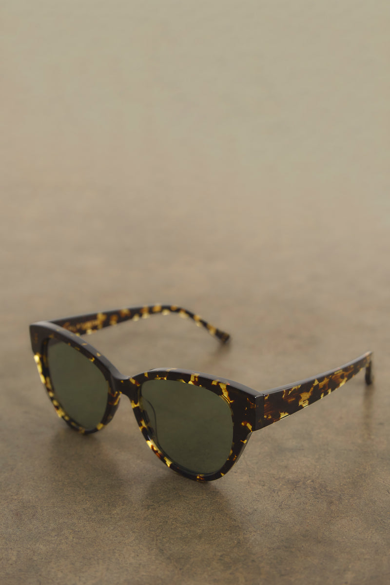 WYSE x FINLAY Henrietta Sunglasses - Turtle
