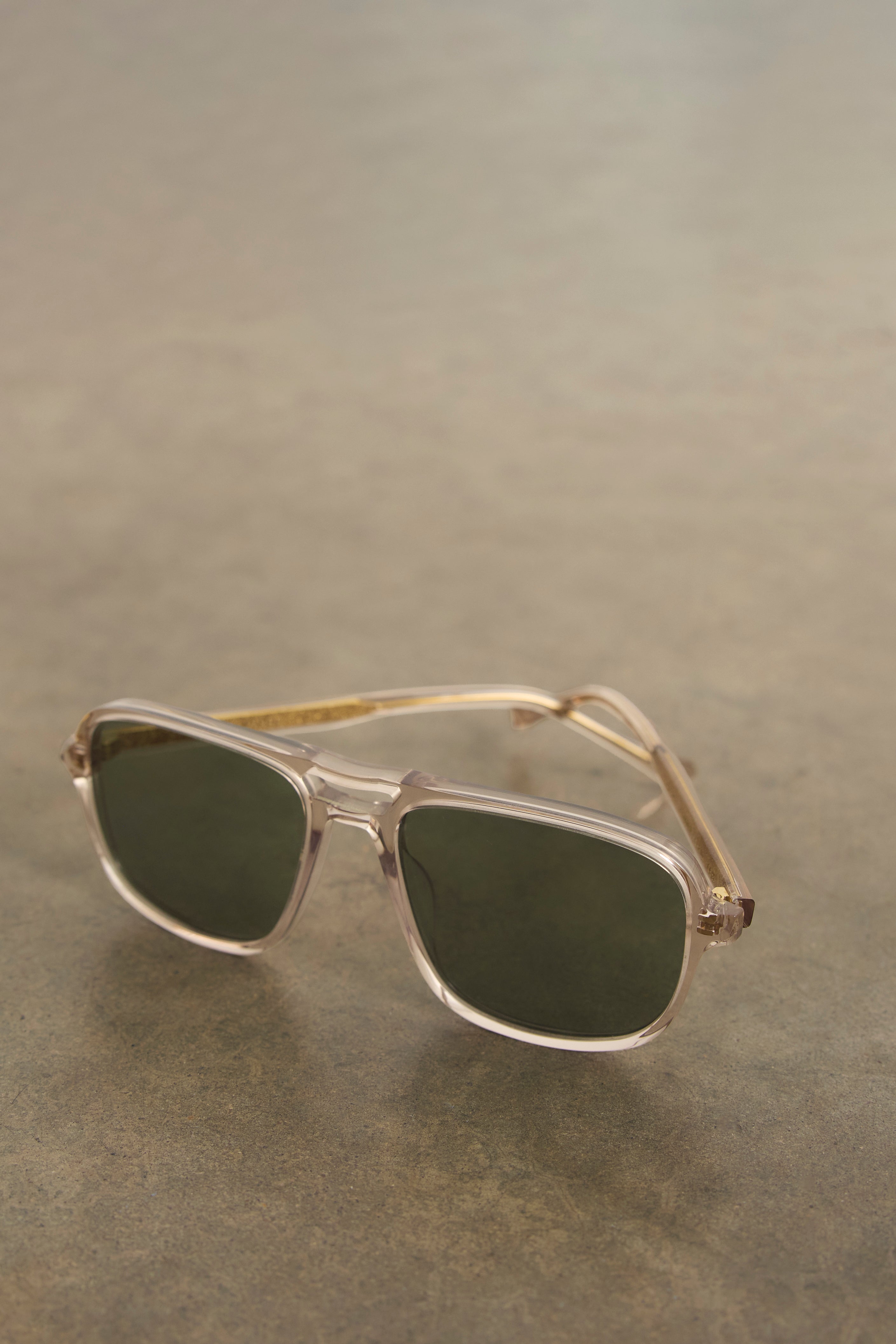 WYSE x FINLAY Ledbury Sunglasses - Champagne